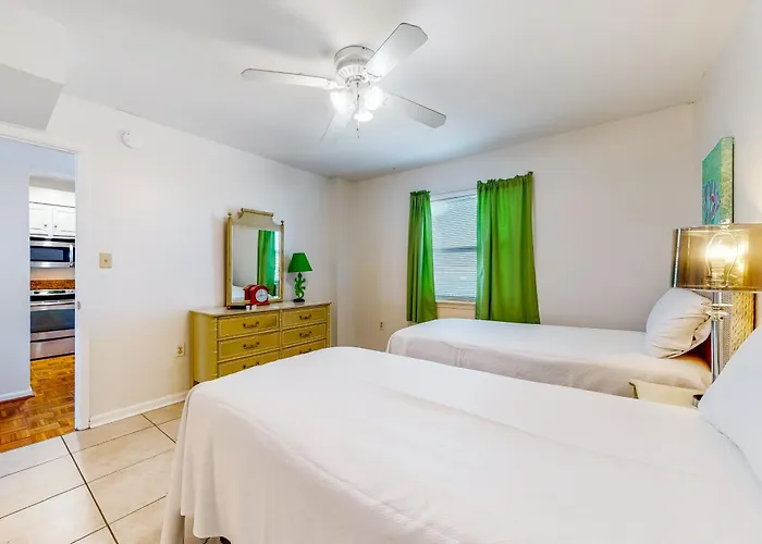 The Edgewater 44 *
