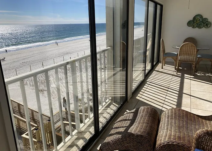 The Edgewater 44 Apartment *