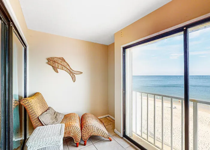 The Edgewater 44 Apartment