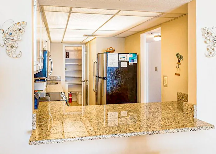 The Edgewater 44 Apartment *