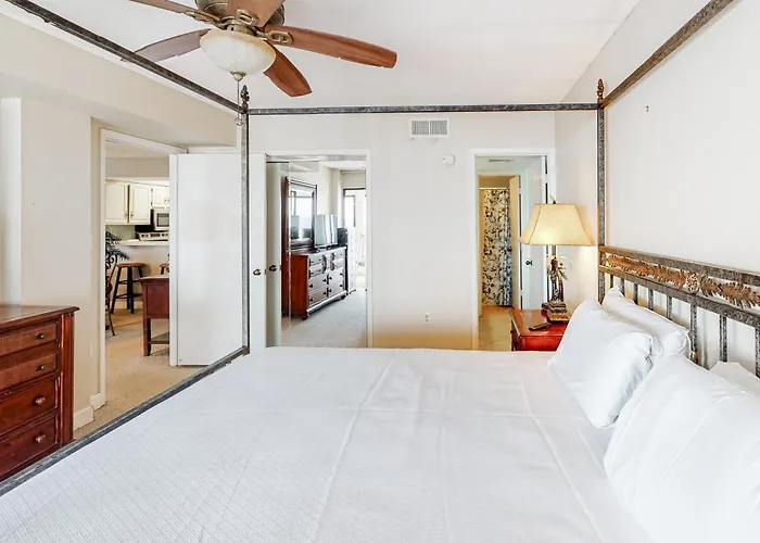 The Edgewater 44 *