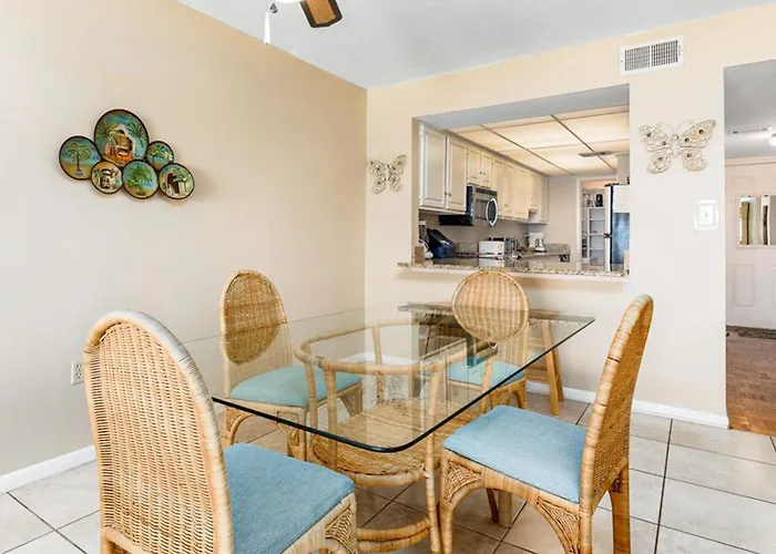 The Edgewater 44 Apartment